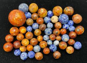 lot 198 image: Vintage Bennington Clay Marbles