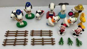 lot 36 image: Misc. Vintage SNOOPY Collectibles