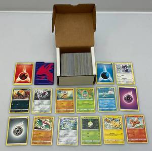 lot 40 image: Misc. Unsorted Pokemon Trading Cards
