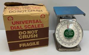 lot 66 image: Vintage Universal Accu-Weigh By Yamato New In Original Box