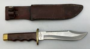 lot 101 image: United UC384 Knnife With Sheath 7 Blade