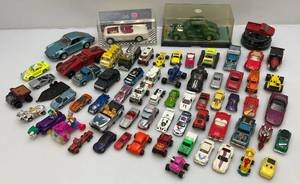 lot 124 image: Misc. Miniature Die-Cast Cars Including HotWheels & More