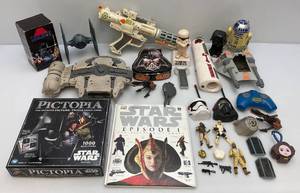 lot 128 image: Misc. STAR WARS Items (Some Missing Parts Or Pieces)