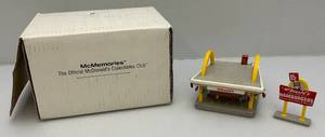 lot 226 image: 1996 McDonalds Classic McMemories Collectors Club Piece (NIB)