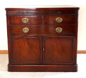 lot 4 image: Vintage Drexel Travis Court Buffet