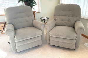 lot 23 image: Pair of Lane Furniture Recliners