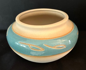 lot 35 image: Southwest Design Pottery Bowl