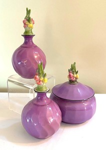 lot 38 image: Gorgeous Vintage German Dauber Bottles and Trinket Dish