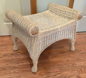 lot 40 image: Vintage Scroll Woven Wicker Bench