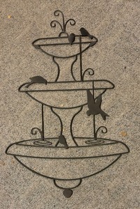 Black Medal Outdoor Wall Hanging Bird Bath with Birds