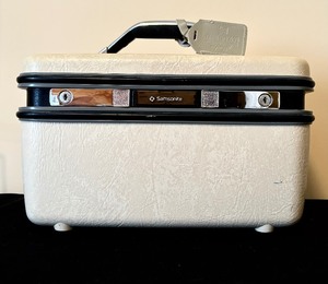 Vintage Samsonite 1960s Ivory Dover White Hard Side Train Case