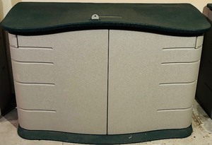 Rubbermaid Storage Bin