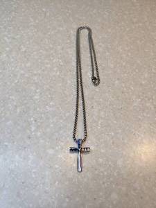 lot 406 image: New American Flag Cross Necklace Red White Blue P