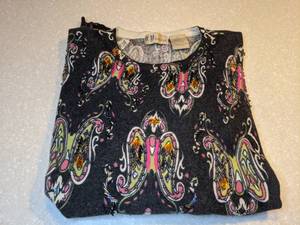 lot 410 image: Womens Lambswool Sweater Beading Stones Black Pink Green White Size XL P
