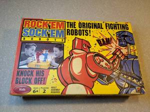 lot 412 image: Rock Em Sock Em THE Original Fighting Robots Ages 6 Plus P
