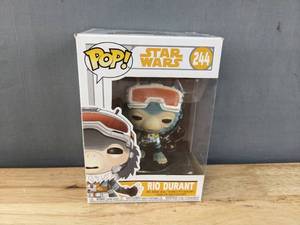 lot 60M image: Brand New Funko Pop C-3PO Star Wars #559 Figure V