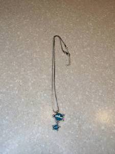 lot 431 image: New Two Turtle Blue Necklace P