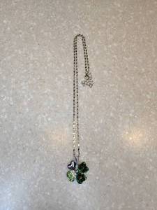 lot 435 image: New Luck Clover Green Necklace P