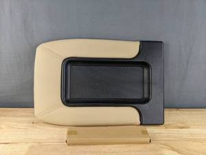 lot 77 image: New SCITOO Auto Beige Center Console Lid Kit Replacement fit for 2001-2007 for GMC Sierra Silverado B