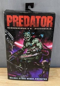lot 32 image: NECA Deluxe Stone Heart Predator 10 in. Action Figure Concrete Jungle V