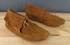 lot 181 image: Minnetonka Classic Fringe Softsole Boot Womens Size 10 Moccasin Brown N