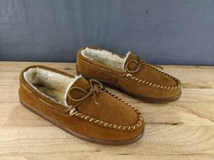 lot 418A image: Brand New Minnetonka Mens Suede Pile Lined Hardsole Moccasin Slipper Size 11M N