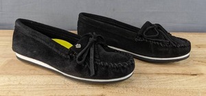 lot 177 image: Minnetonka Kilty Plus Slipper Womens Size 8 Moccasin Black N