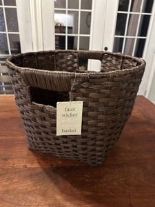 lot 63 image: Faux Wicker Basket with Handles outdoor or indoor use.