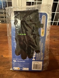 lot 136 image: New Head Kids Touchscreen Gloves - Black  L Large