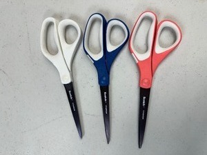 lot 128 image: 3 Pack of Scotch Brand Scissors Like New Missing Packaging