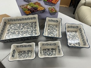 lot 92 image: New Baum Oven to Table 5-piece Paisley Baker Set