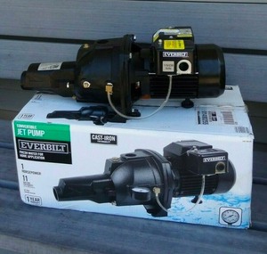 lot 7 image: EVERBILT 1 HP Cast Iron Deep-Well Convertible Jet Pump Model # DP550C Retail $418