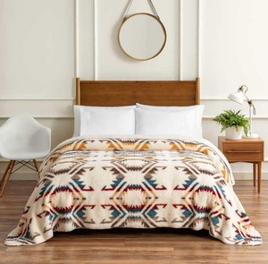 lot 220 image: New King Size Pendleton Blanket - Missing Original Tags