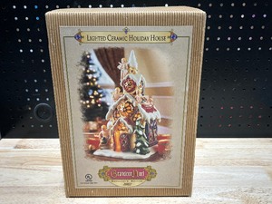 Grandeur Noel 2002 Lighted Ceramic Holiday House