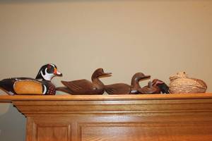 lot 39 image: Wooden Duck Decoy & Carved Wood Duck Figures