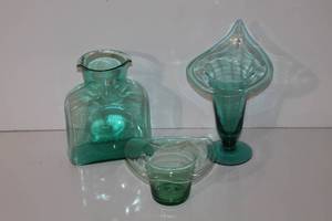 lot 45 image: MCM Green Glassware