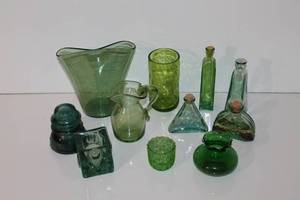 lot 49 image: Green Glassware