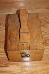 lot 71 image: Vintage Wooden Shoeshine Box