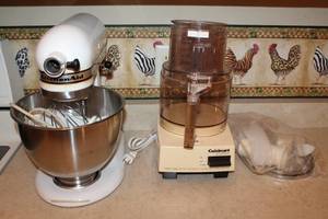 lot 73 image: Kitchen Aid Stand Mixer & Cuisinart Food Processor