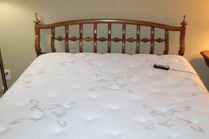 lot 103 image: Adjustable Bed