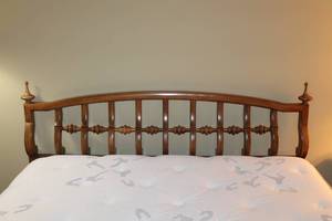 lot 104 image: Thomasville Queen Headboard
