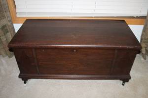 lot 109 image: Blanket Chest