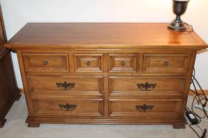 lot 114 image: Thomasville Dresser