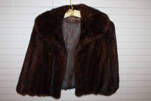 lot 117 image: Albrechts Mink Fur Coat