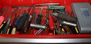lot 133 image: Screw Drivers