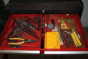 lot 135 image: Pliers & Drill Bits