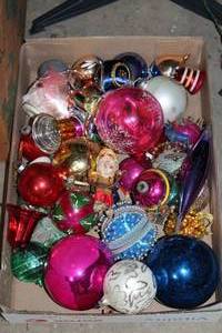 lot 138 image: Vintage Blown Glass Ornaments & Holiday Dcor