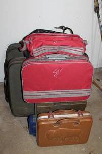 lot 142 image: Luggage