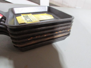 lot 5 image: Lodge Cast Iron