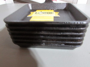 lot 9 image: Lodge Cast Iron